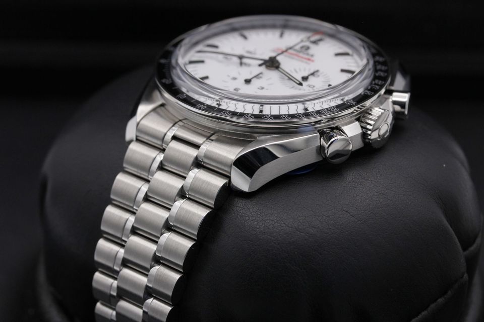 Omega Speedmaster Moonwatch Professional 310.30.42.50.04.001 Image 2